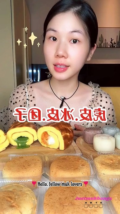 #69 Desserts Mukbang ASMR || Cream puffs, Mooncake, Tigerskin roll / Jiangduoduo
