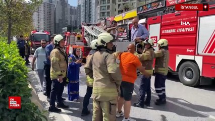 Esenyurt’ta korkutan yangın, mahsur kalanlar kurtarıldı