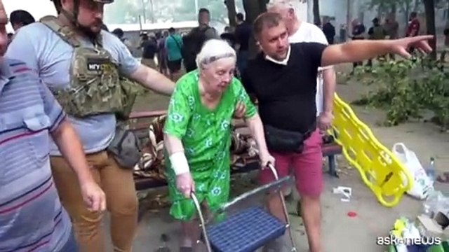 Attacchi russi su Kharkiv, uccise 7 persone fra cui una ragazzina di 14 anni