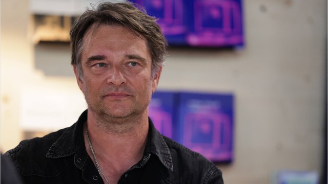 GALA VIDEO - David Hallyday partage l’adresse de son QG parisien : ”Des plats simples et hyper bons”