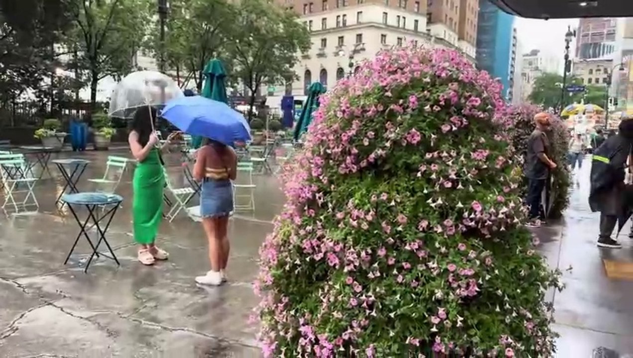 Street Walk | Heavy Rain | Manhattan New York  | Walking Rainstorm | Lightning & Thunder Sounds