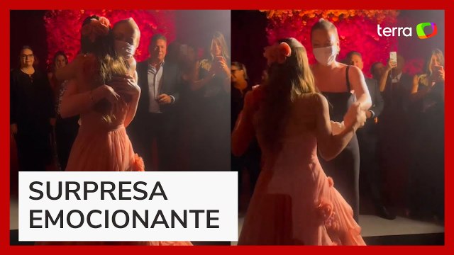 Em tratamento contra leucemia, Fabiana Justus aparece de surpresa em festa de Rafa