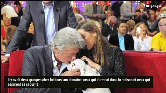 Alain Delon et ses nombreux chiens nourris à la panse de boeuf , deux groupes distincts d'animaux à Douchy
