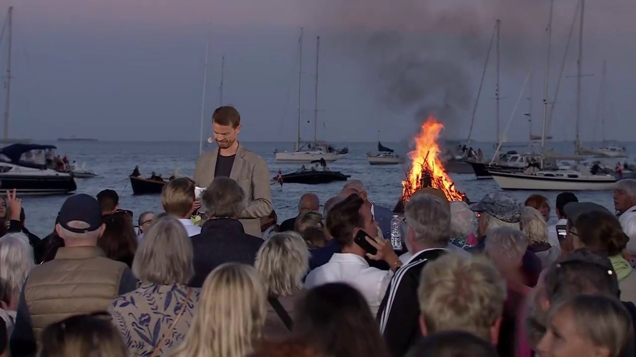 Svend Brinkmann holder båltale på Sankthansaften i 2023 | Sankt Hans - Fællessang | DRTV