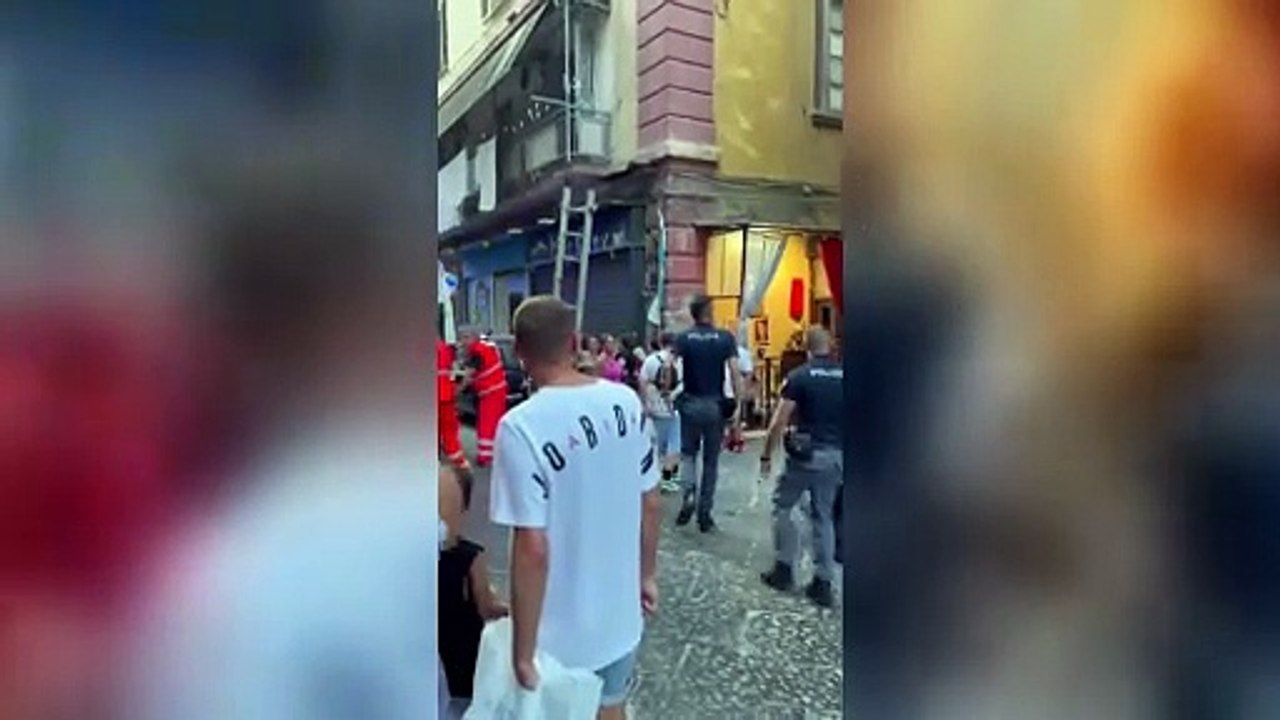 Esplode una bombola del gas in casa a Napoli, crolla un solaio: il video dei vigili del fuoco al lavoro tra le macerie
