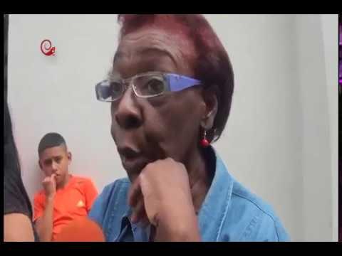 ¡Cola y más cola! Venezolanos hacen malabares para tener efectivo