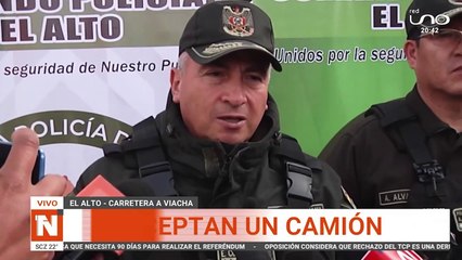 Interceptan un camión con combustible en bidones