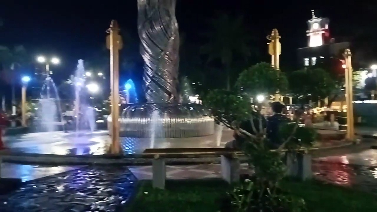 Suasana Malam Minggu di Taman Bekapai Balikpapan