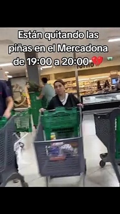 Mercadona retira las piñas en horario de 19:00 a 20:00