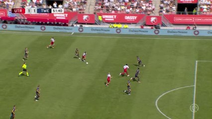 Utrecht go joint-top after lengthy VAR wait