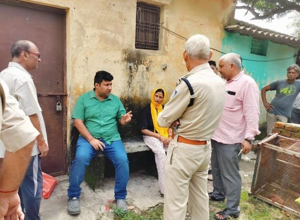 झिंगुरदा में व्यापारी के घर से कट्टे की नोक पर...
