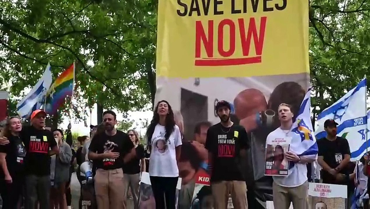 Central Park demonstrators call on Netanyahu to reach hostage release deal after 6 bodies were recovered in Gaza, Pt. 2