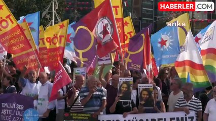 Video herunterladen: İzmir'de Emek ve Demokrasi Güçleri Dünya Barış Günü'nde basın açıklaması yaptı