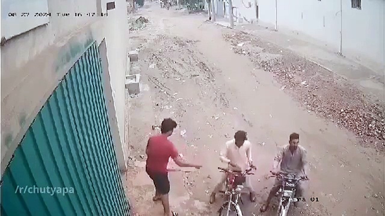 Ladrón recibe golpiza tras Intentar robar motocicleta