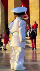 3 yaşındaki çocuğun taklidi sosyal medyada ilgi gördü