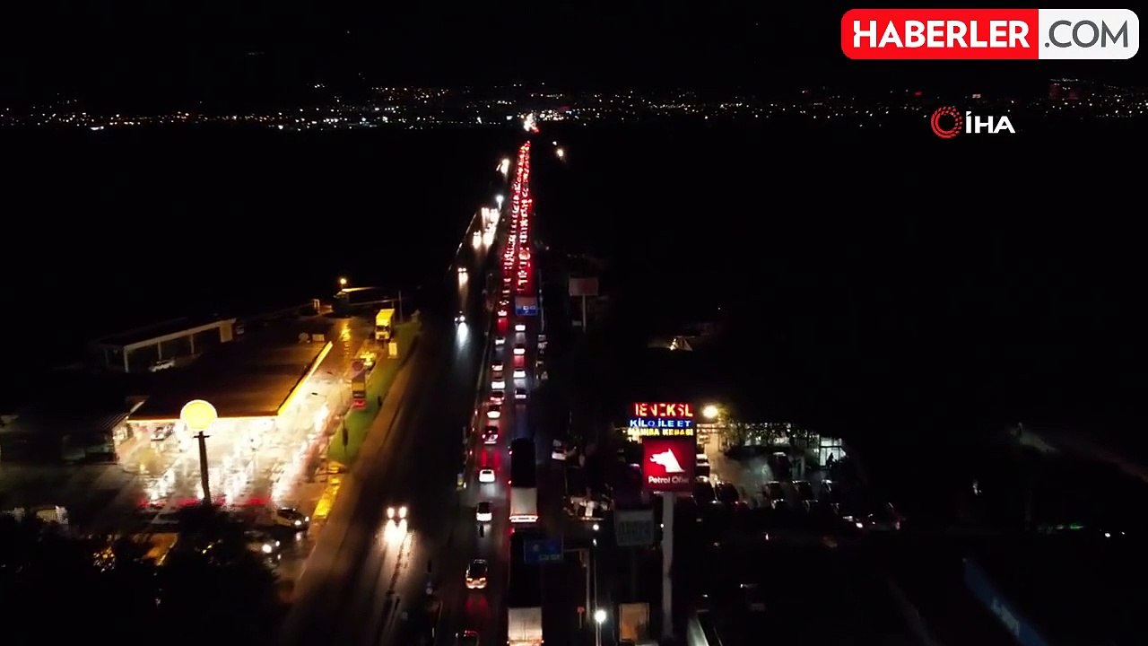 Manisa'yı sel vurdu, İzmir-İstanbul karayolu durma noktasına geldi