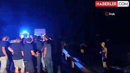 Kum yüklü tıra, mısır yüklü tır çarptı: 2 yaralı