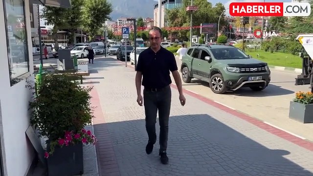 Temizlik işçisi bulduğu cüzdanı sahibine teslim etti