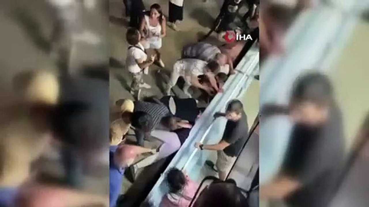 Bursa’da iskele ile gemi arasındaki boşluğu fark edemeyen çocuk denize düştü... O anlar kamerada