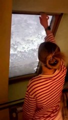 Imagine waking up to this on Christmas morning ☃️❄️ Beautiful video  #loveforchristmas #christmasvibes #christmastime #festivemood #cozychristmas #snowworld #snowday #snowtime #snowcovered #s