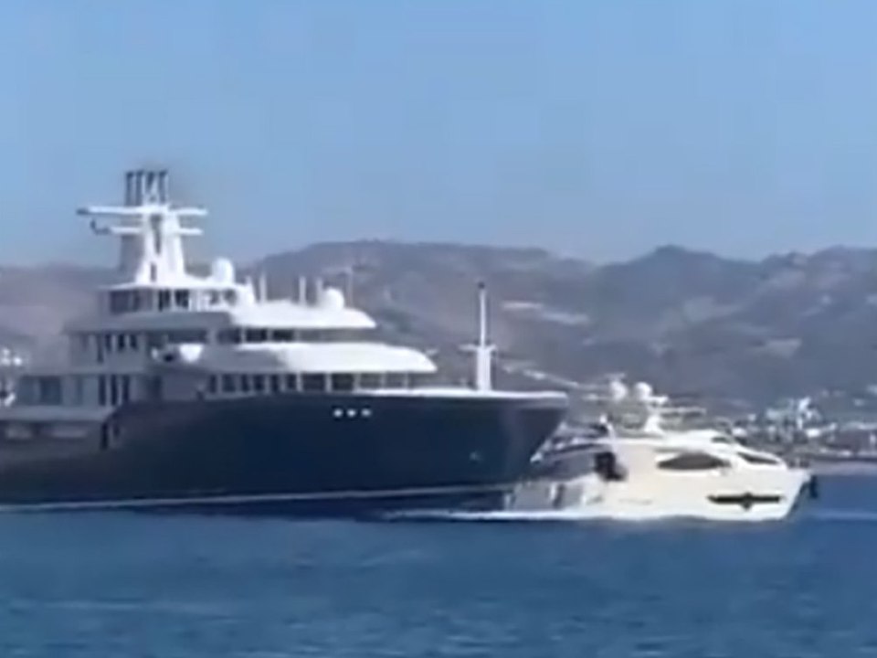 Mega-Crash: 90-Meter-Jacht rammt kleineres Boot