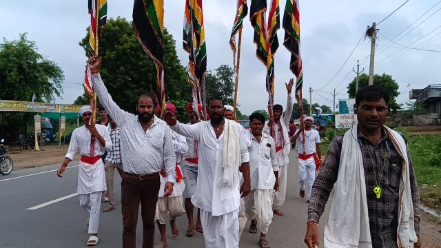 भगवान देवनारायण की निकाली ध्वजा यात्रा, समाज के लोगों में उत्साह