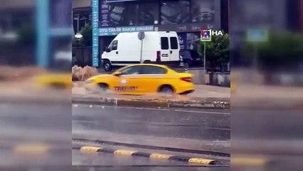 Sağanak yağış İstanbul Anadolu Yakası’nda etkisini gösterdi!