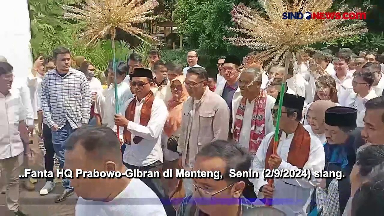 Atraksi Palang Pintu Sambut Kedatangan Ridwan Kamil di Markas TKN Fanta