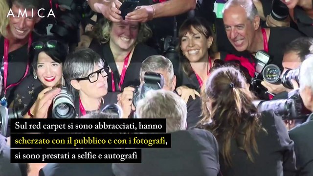 Brad Pitt con Ines de Ramon, George e Amal Clooney: doppia coppia wow a Venezia