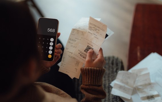 Un experto recomienda evitar los gastos hormiga para afrontar septiembre