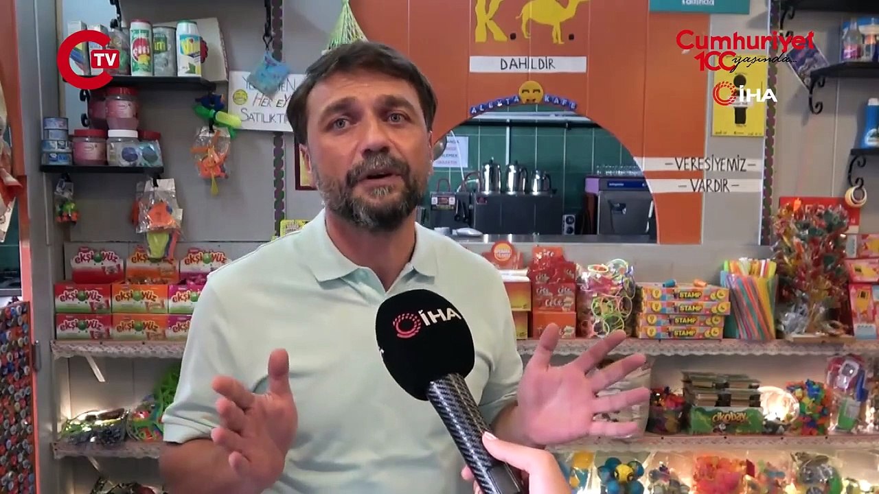 Zaman geriye aktı! Bu bakkalı ziyaret edenler 90'lara gidiyor