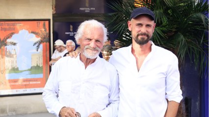 GALA VIDEO - PHOTO - Yann Arthus Bertrand et son fils Tom au Festival du Film Francophone de Angoulême : la ressemblance est indéniable !