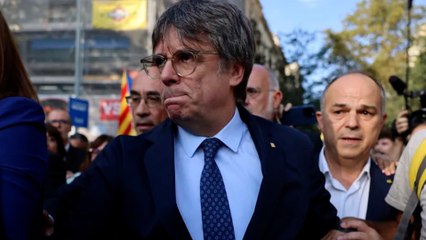 Puigdemont se escondió en tres pisos de particulares y no huyó de Barcelona hasta que los Mossos levantaron la 'operación jaula'