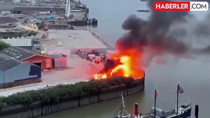 Çıplak yönetmen, çekim sırasında BBC'ye ait tırı havaya uçurdu