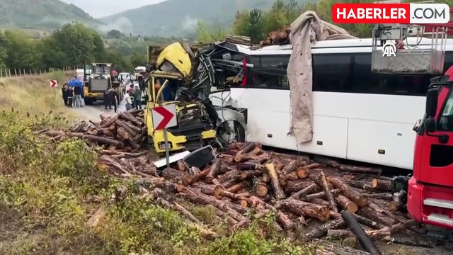 Zonguldak'ta Otobüs-Kamyon Çarpışması: 2 Ölü, 23 Yaralı