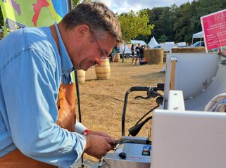 L'Affûteur Bordelais : Laurent Vallantin Dulac, Rémouleur Itinérant en Reconversion