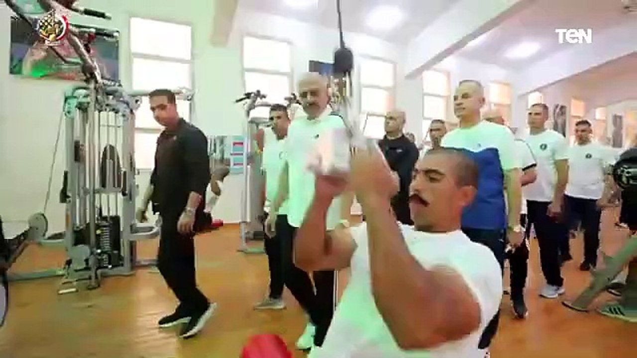 الفريق أحمد خليفة رئيس أركان حرب القوات المسلحة يتفقد مراحل التدريب بمعهد ضباط الصف المعلمين