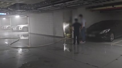아파트 지하주차장에서 불...주민 자체 진화 / YTN