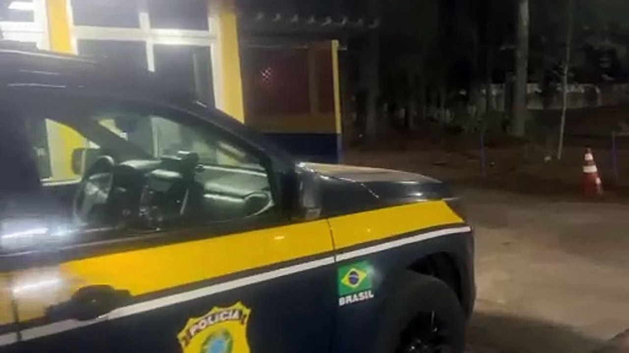 PRF apreende 40 tabletes de maconha e 126 pacot...