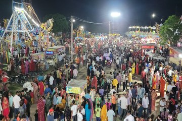 पितृ अमावस्या पर तालाबों किनारे सजी शाम