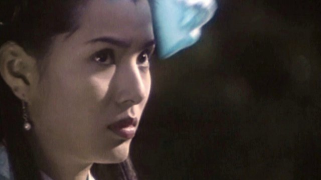 Xiaolongnü blindfolded and hugged by Yin Zhiping 小龍女被尹志平蒙住眼睛並抱住了 The Return of Condor Heroes 神鵰俠侶 1995 李若彤 古天樂