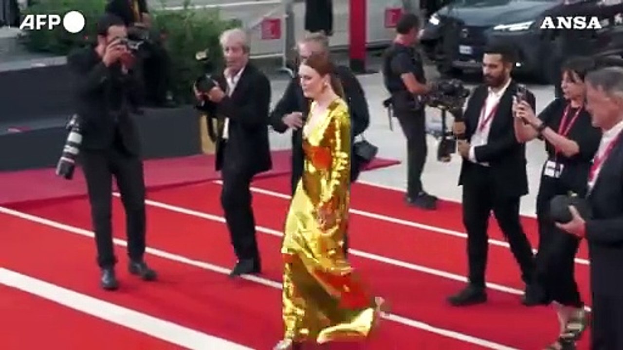 Mostra di Venezia: il red carpet di Julianne Moore, Tilda Swinton e Pedro Almodovar