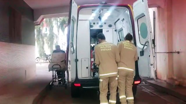 Jovem fica ferida em acidente entre patinete e moto na Rua Jorge Lacerda