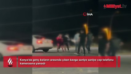 Konya'da genç kızlar birbirine girdi! Tekmeler tokatlar havada uçtu