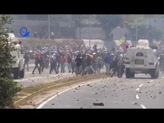 Golpe en Venezuela: GNB leal al Presidente Nicolás Maduro disuelve la manifestación golpista