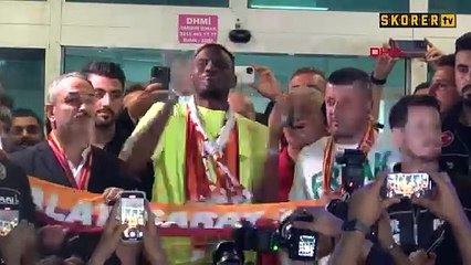 Victor Osimhen, İstanbul'a geldi