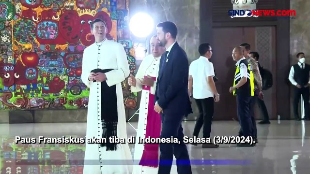 Jokowi Sambut Hangat Kedatangan Paus Fransiskus di Indonesia
