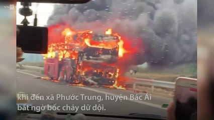 Hành khách kể giây phút thoát khỏi ôtô bốc cháy trên cao tốc