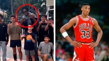 Scottie Pippen exjugador de baloncesto sorpende a unos fans en un parque de la ciudad de México