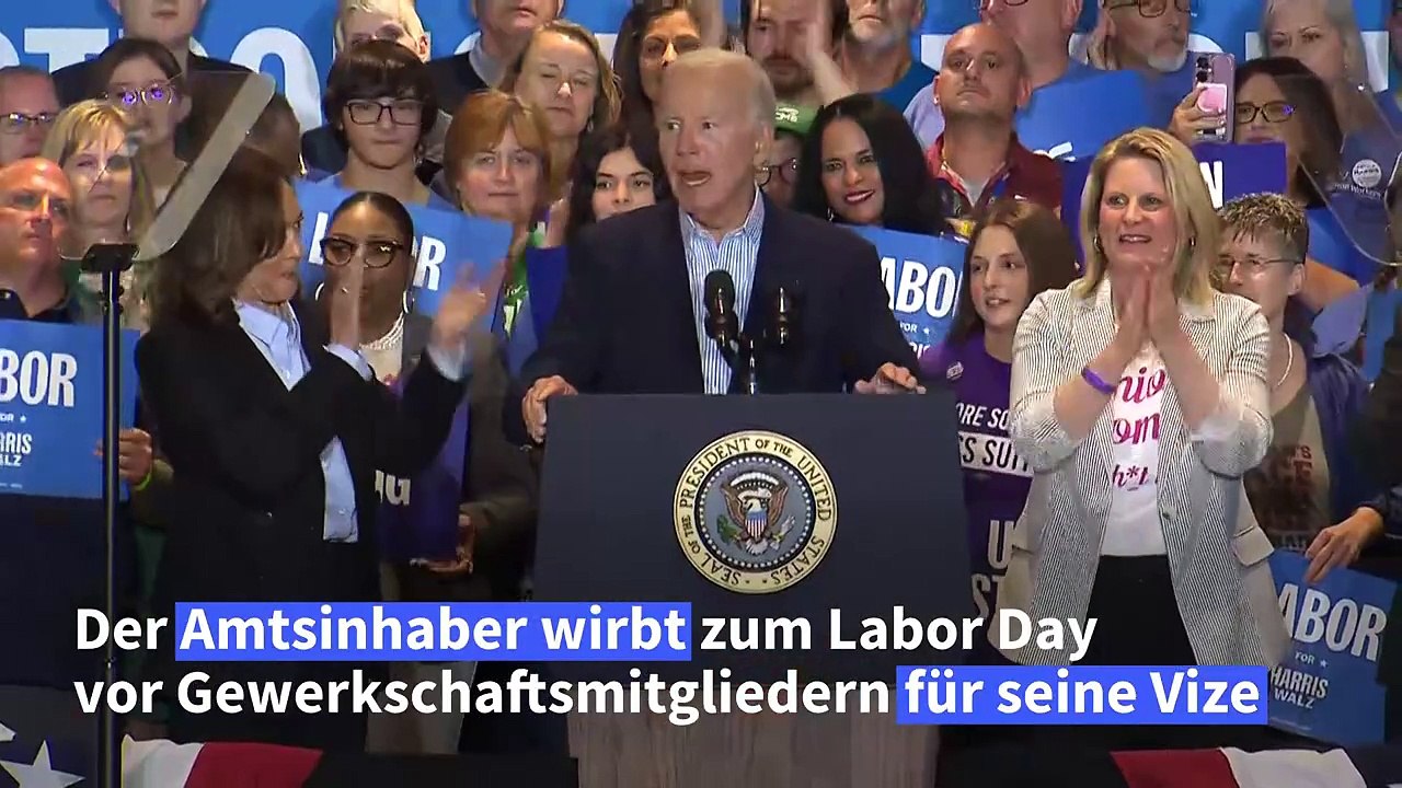 Biden und Kamala Harris Hand in Hand im Wahlkampf